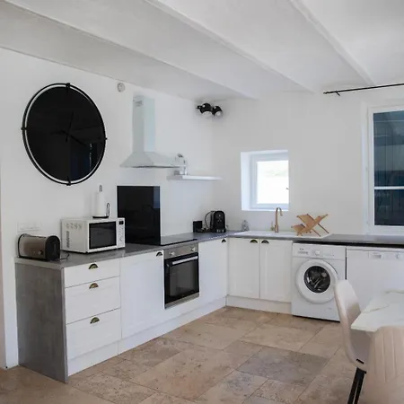 Notre Dame Des Anges Apartment *